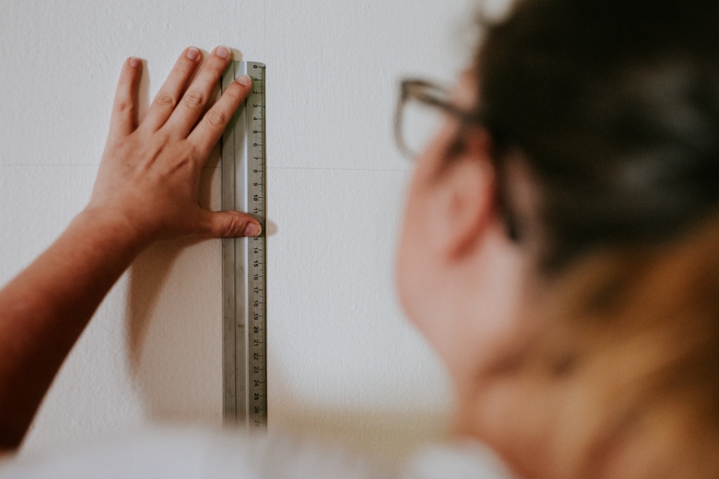 DIY wall painting ombre circle with painters tape