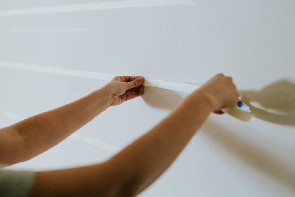 DIY wall painting ombre circle with painters tape